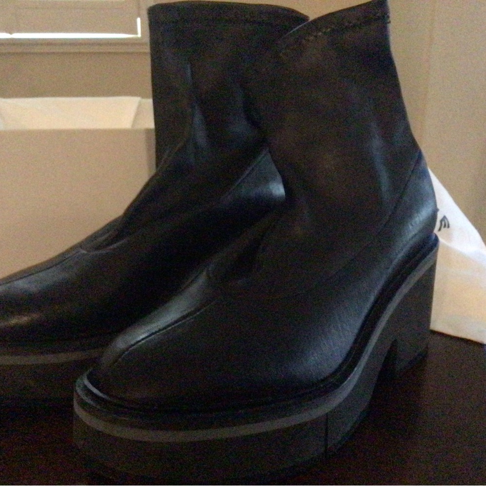 ROBERT CLERGERIE Albane Ankle Boots, Black
